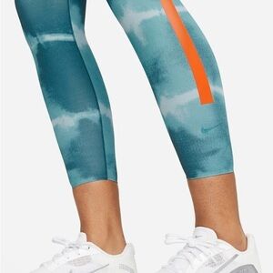 Nike one lux Leggings size small NWT